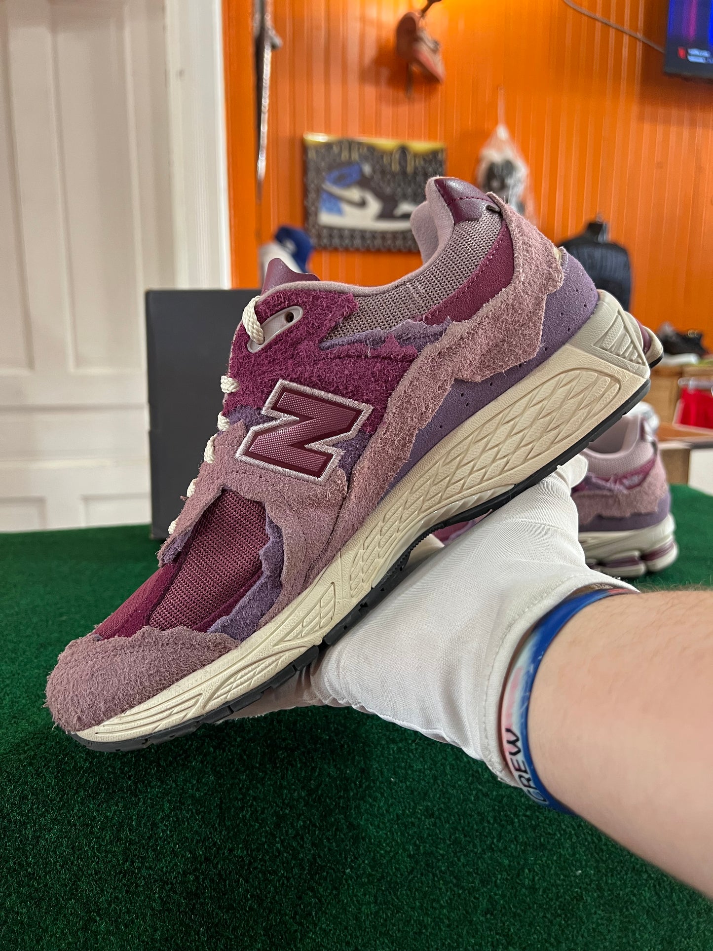 New Balance 2002R (Pink)