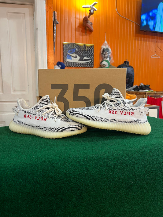 Yeezy 350 (Zebra)