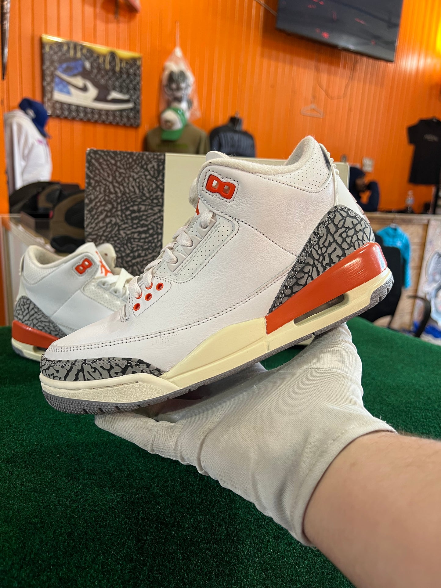 Jordan 3 (Georgia Peach)