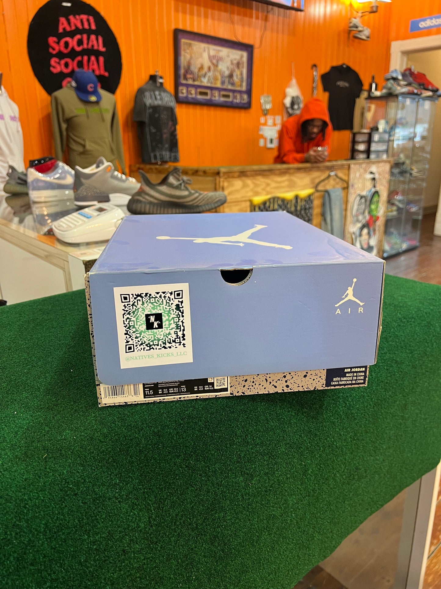 Jordan 6 (UNC)