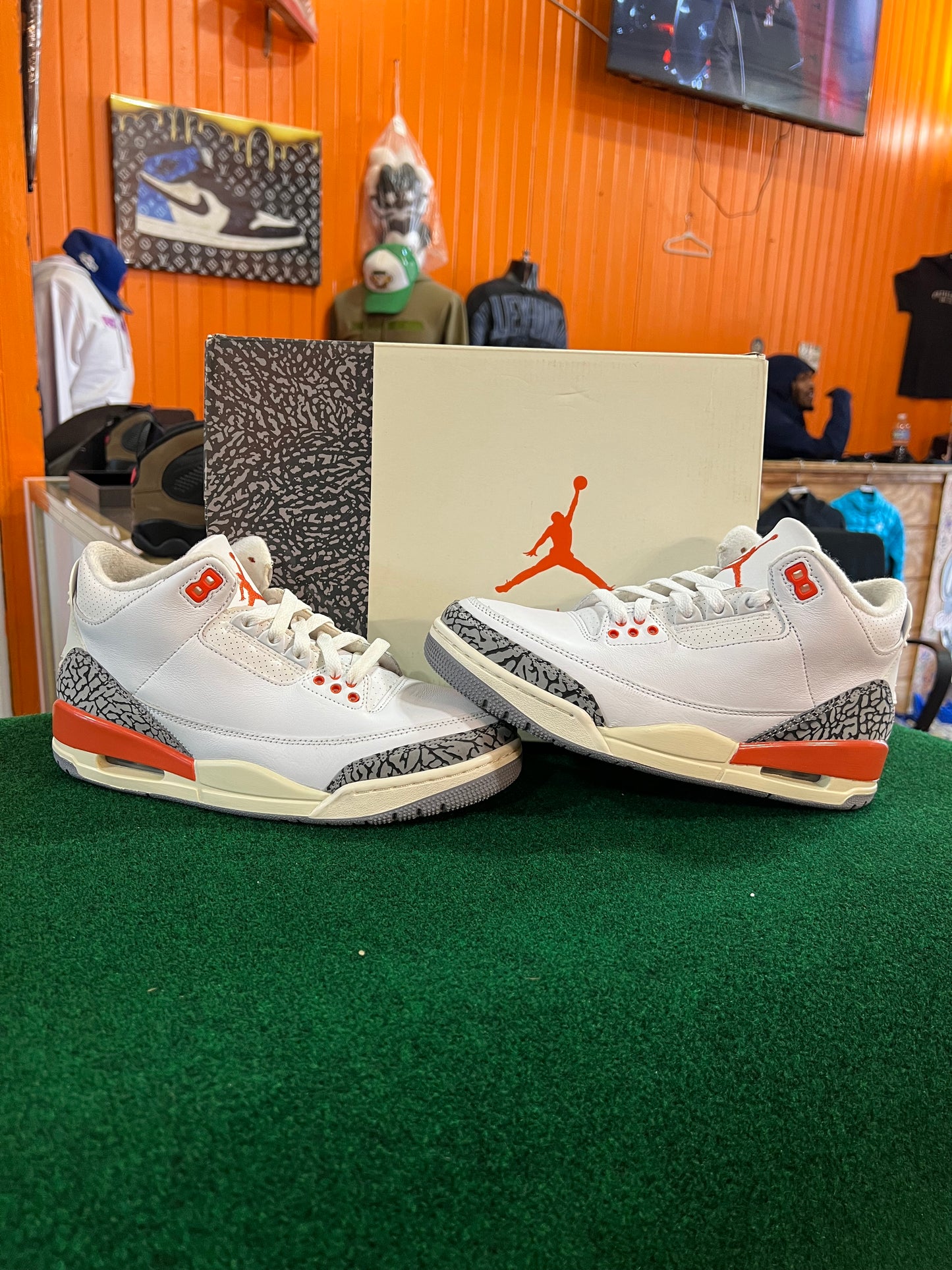 Jordan 3 (Georgia Peach)