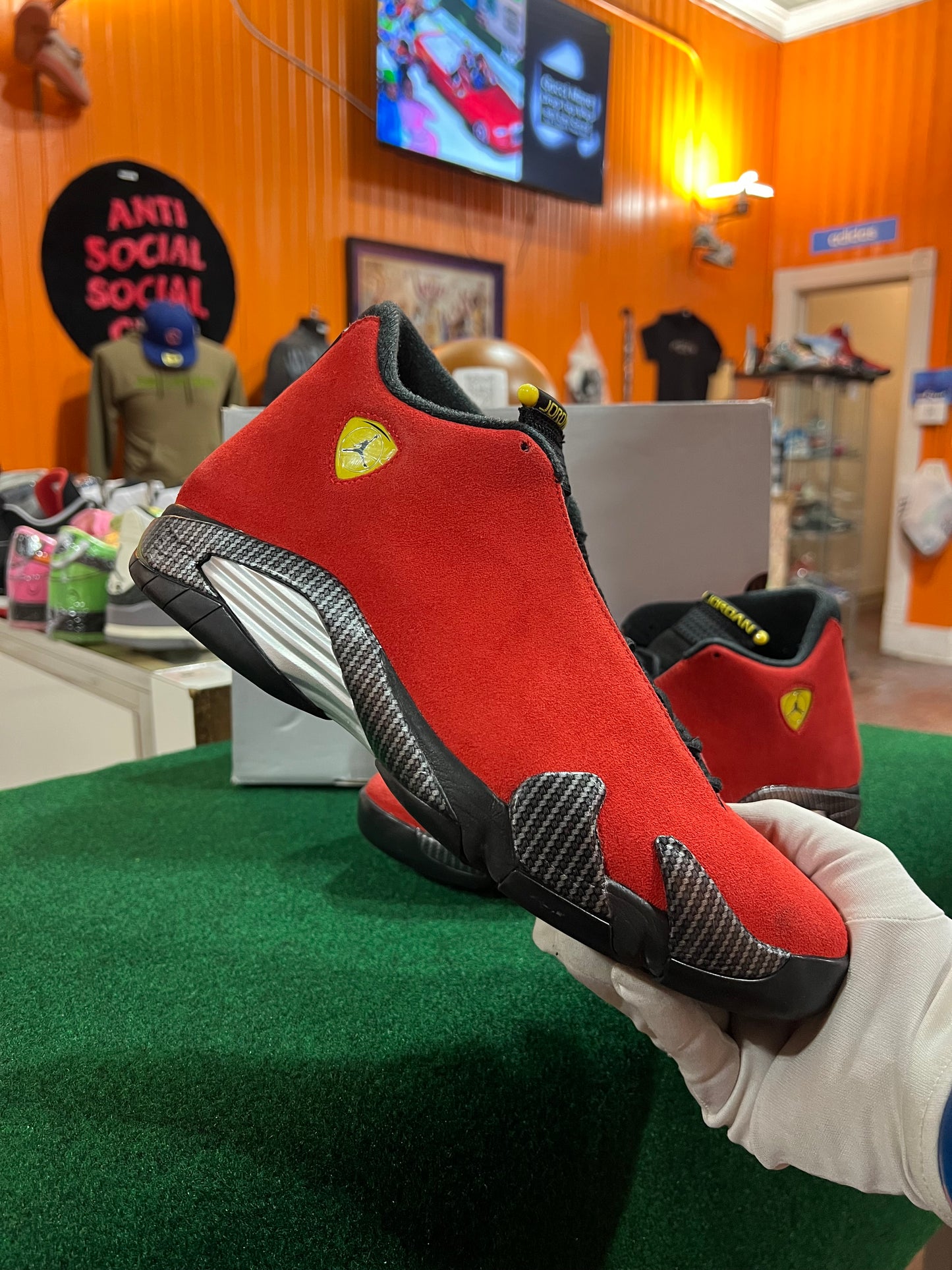 Jordan 14 (Ferrari)