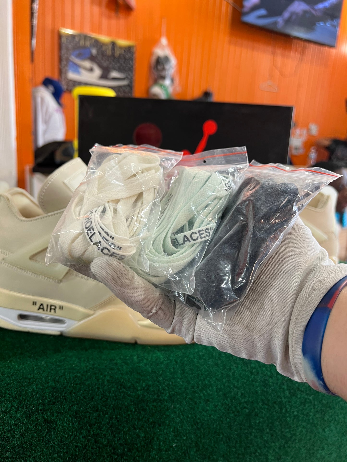 Jordan 4 (Off White)