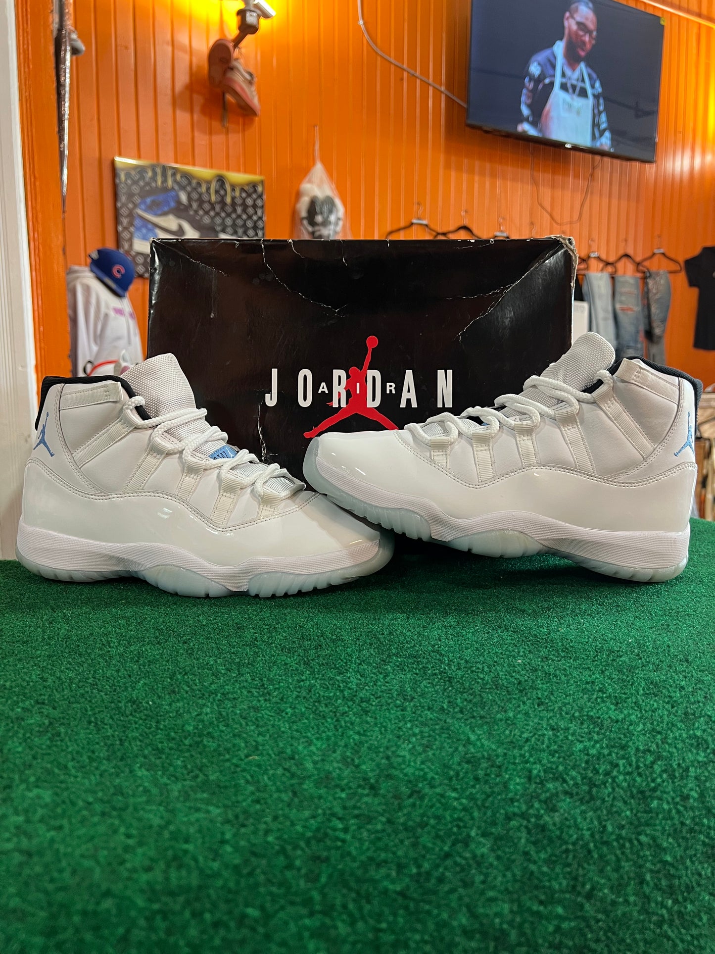 Jordan 11 (Legend Blue)