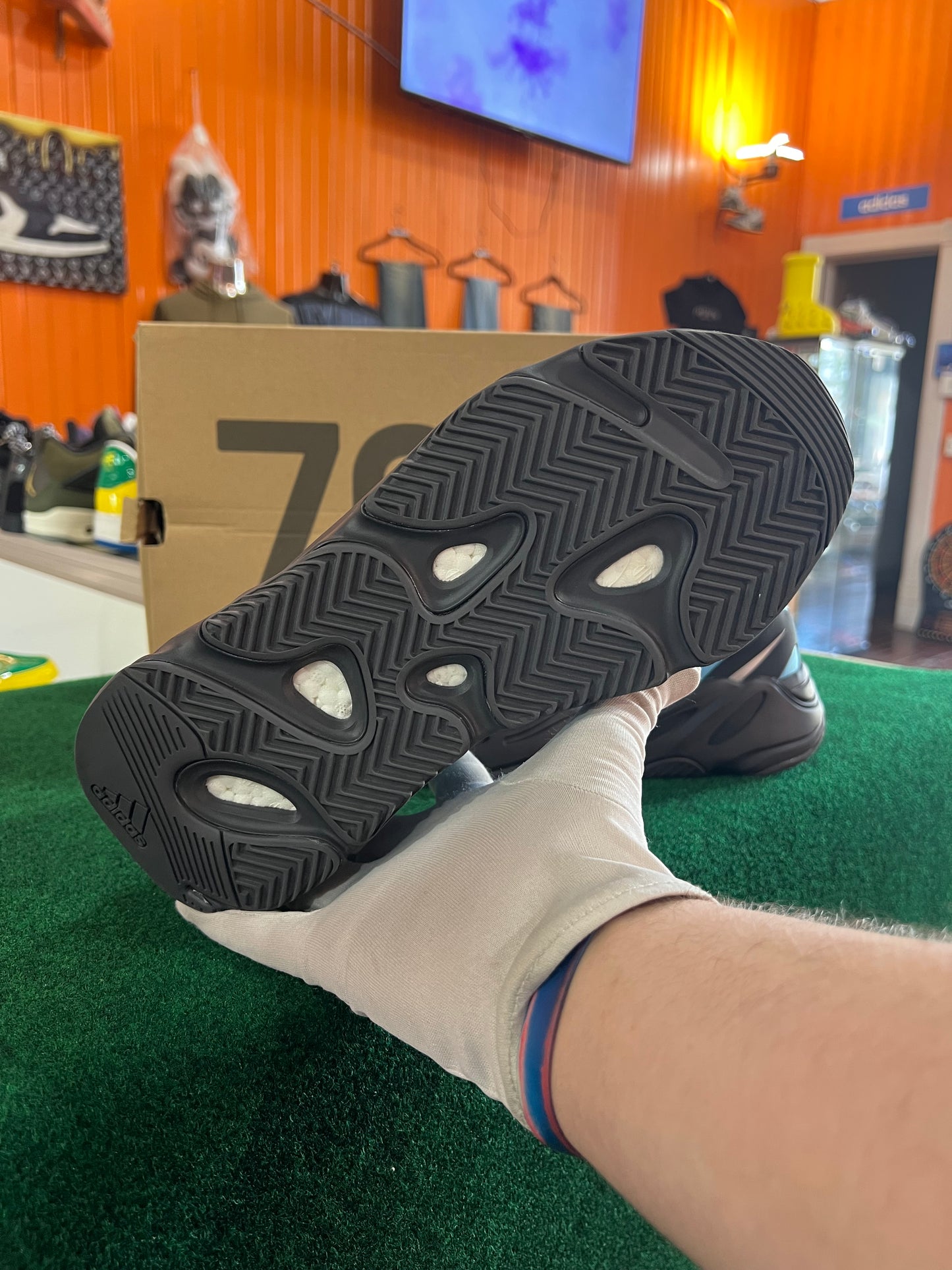Yeezy 700 (Bright Cyan)