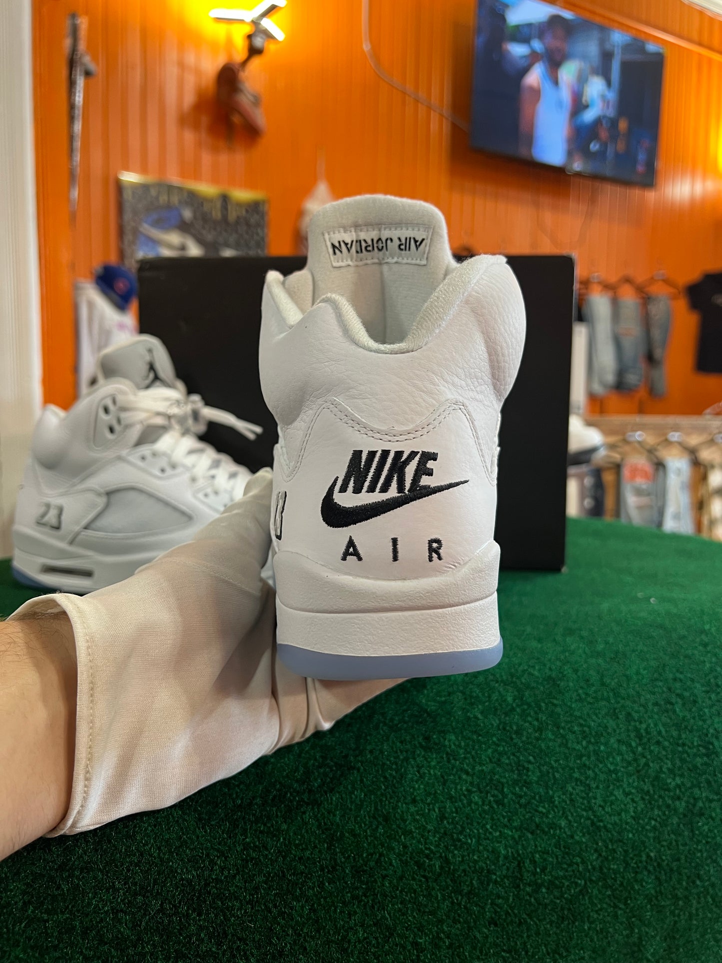 Jordan 5 (White Mettalic)