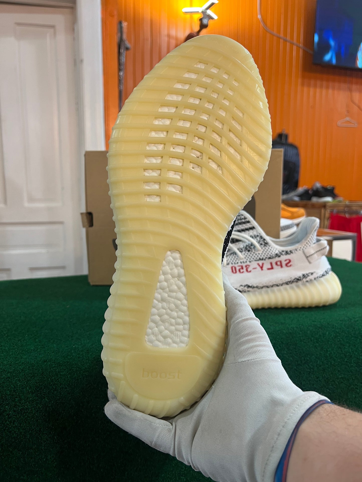 Yeezy 350 (Zebra)