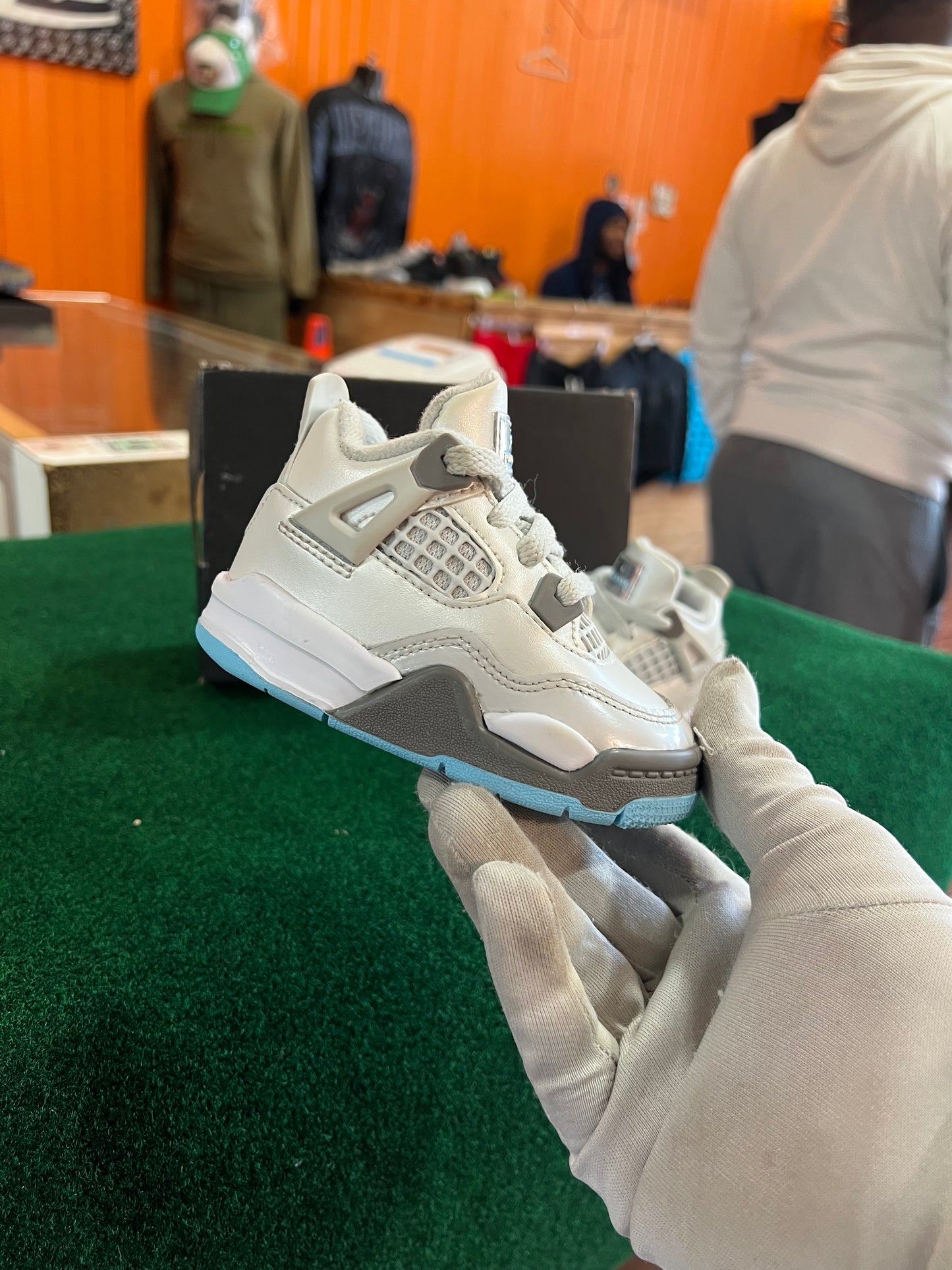 Jordan 4 (Dust Blue Chill)