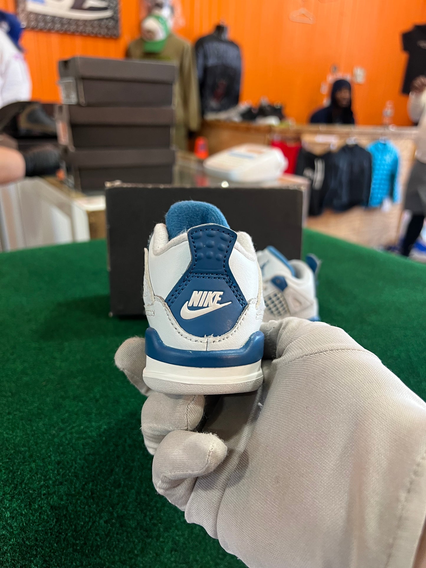 Jordan 4 (Military Blue)