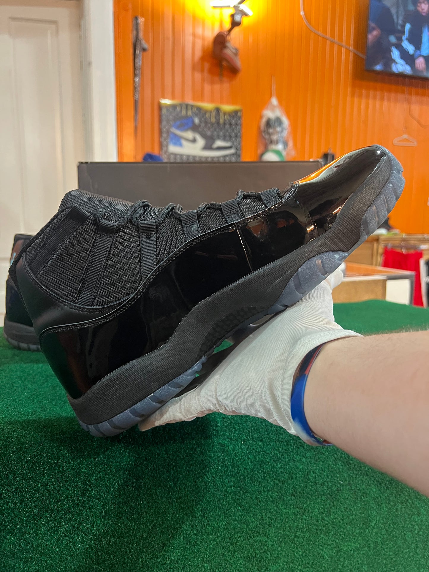 Jordan 11 (Gamma)