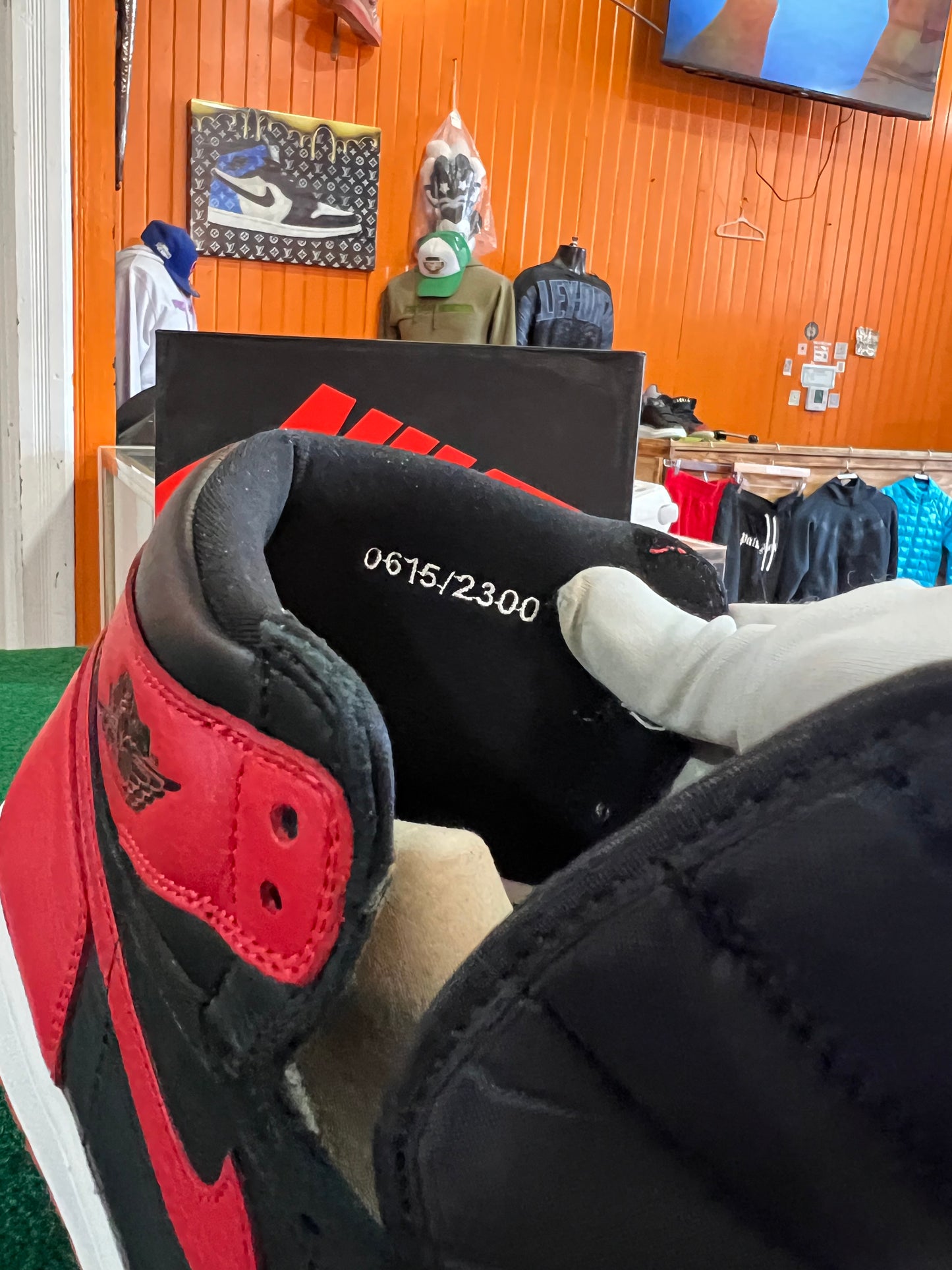 Jordan 1 (Homage) (Numbered Pair)