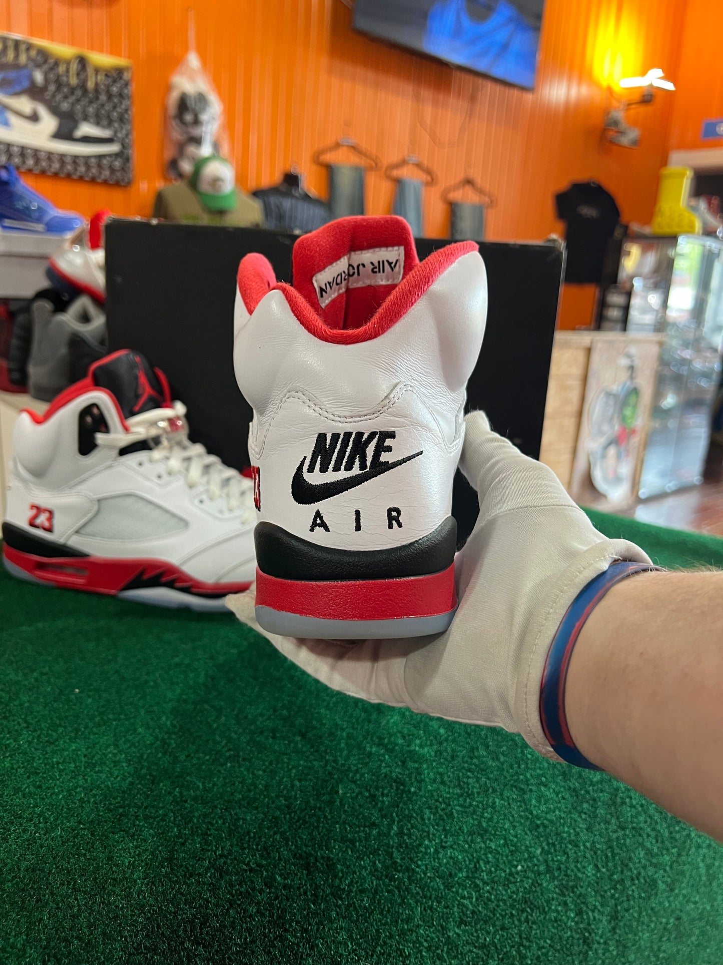 Jordan 5 (Fire Red)