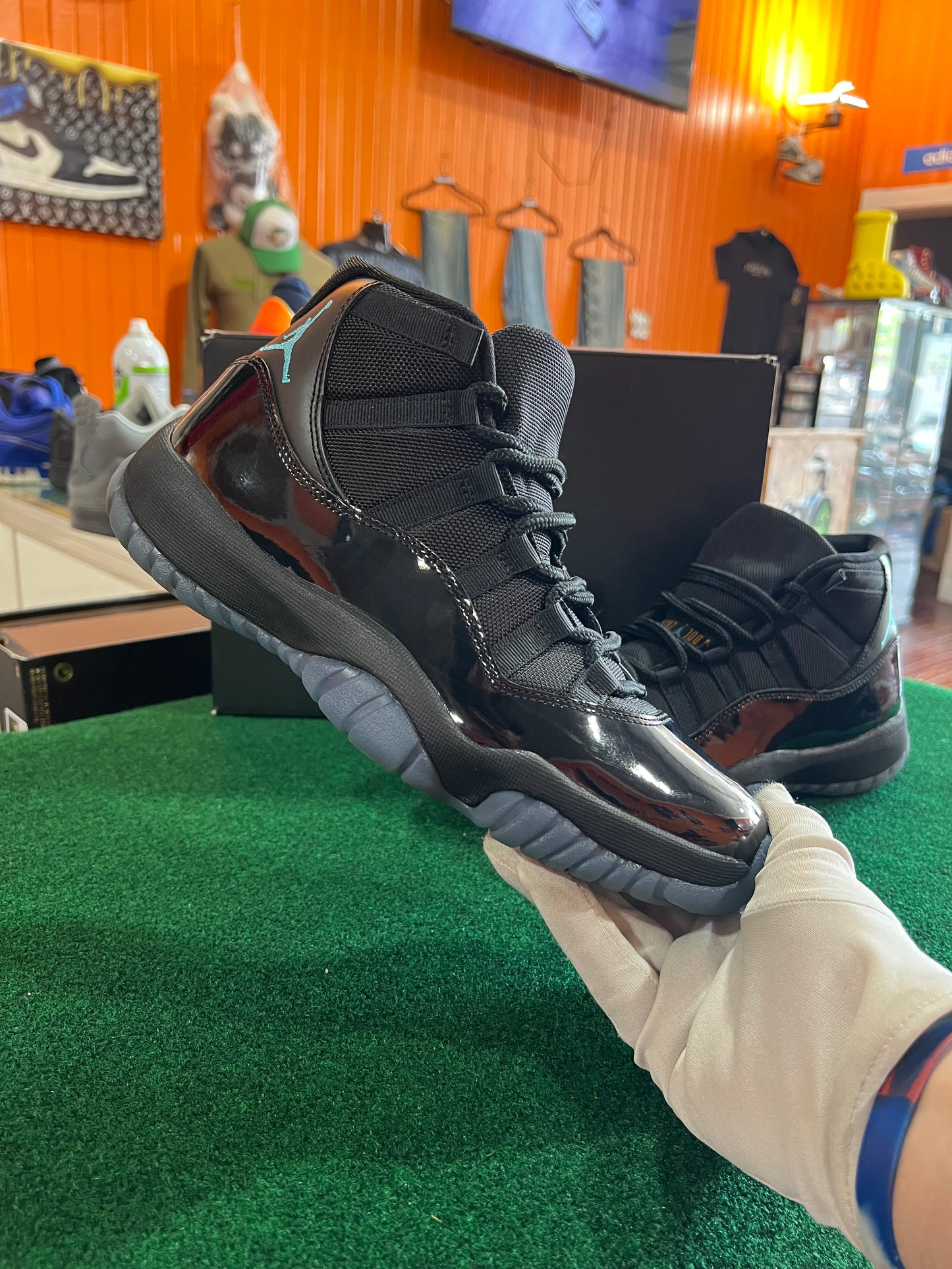 Jordan 11 (Gamma)