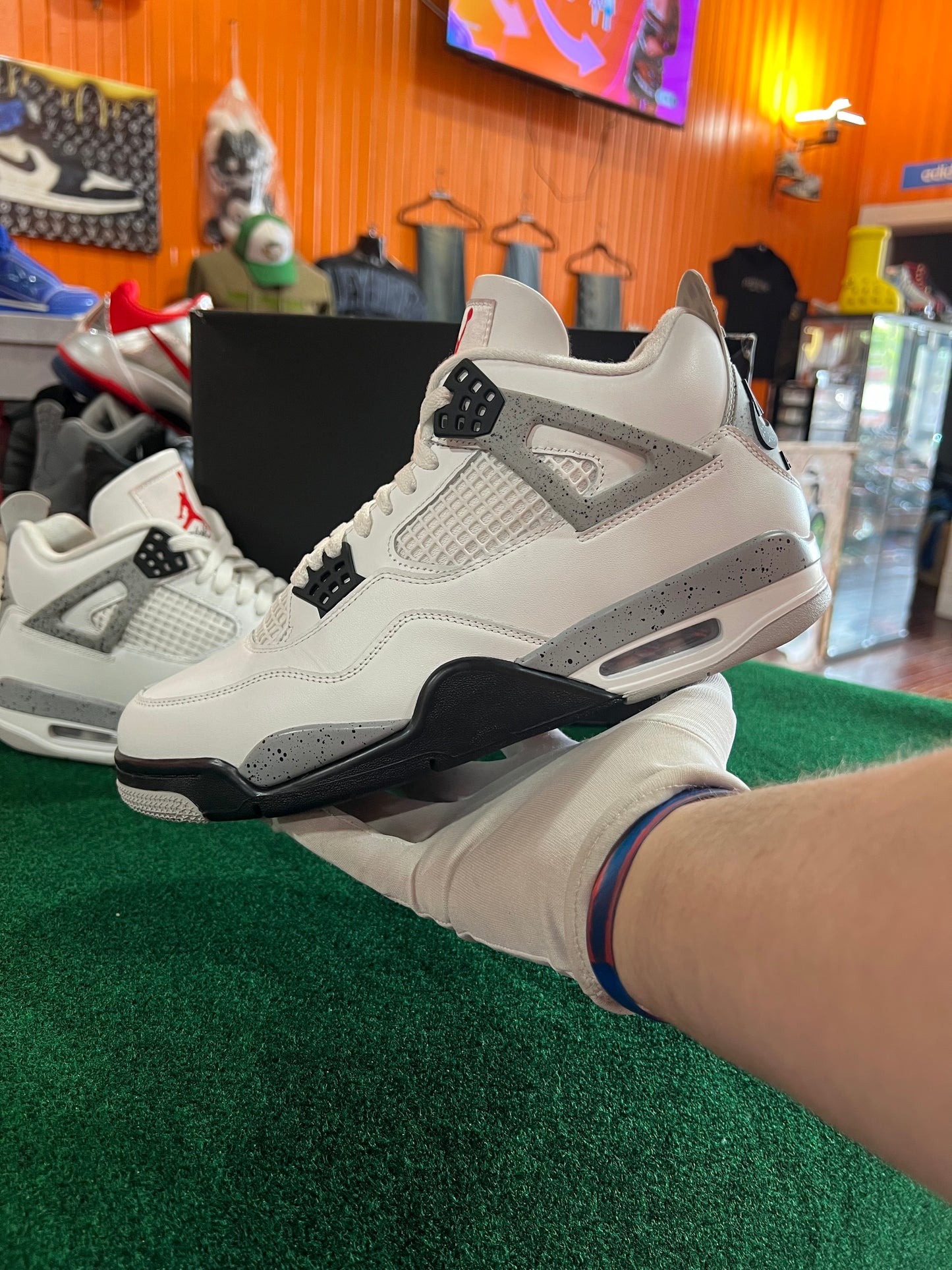 Jordan 4 (White Cement)