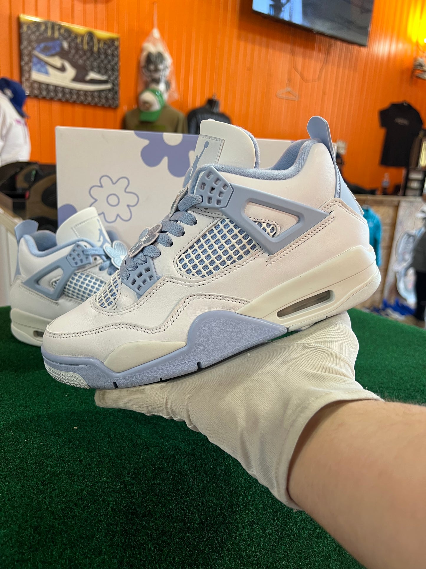 Jordan 4 (Forget Me Not)
