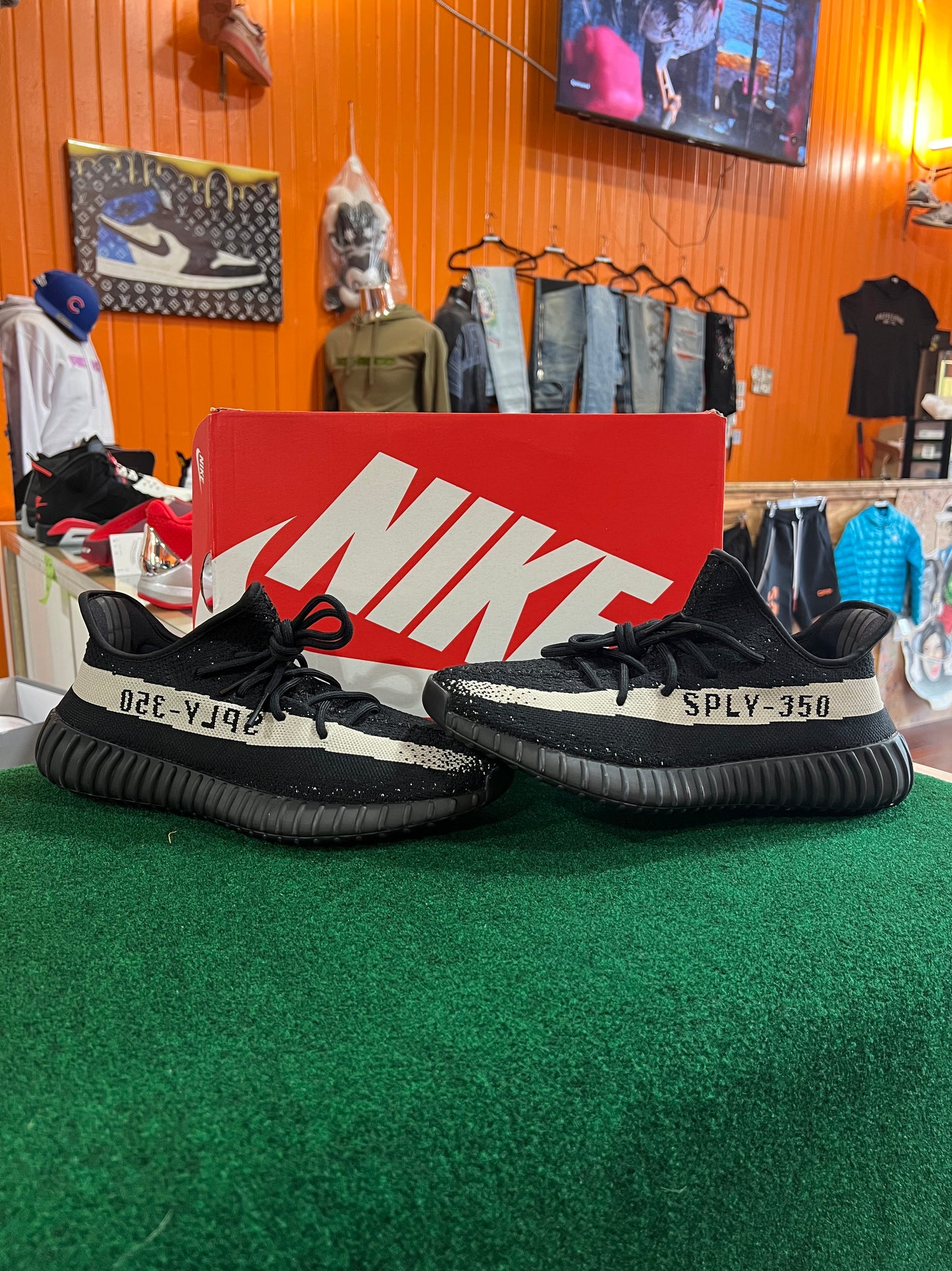 Yeezy 350 (Oreo)