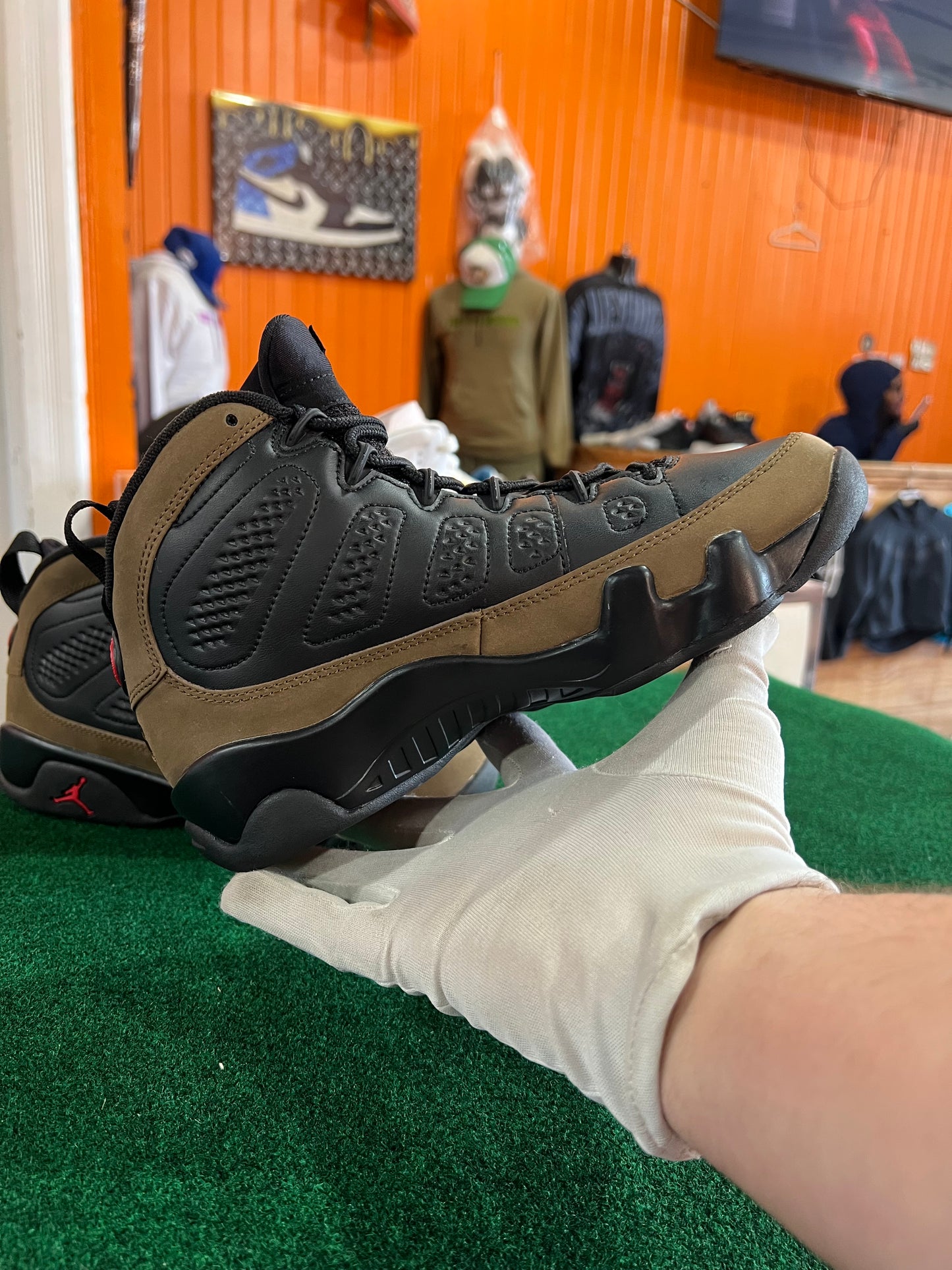 Jordan 9 (Olive)