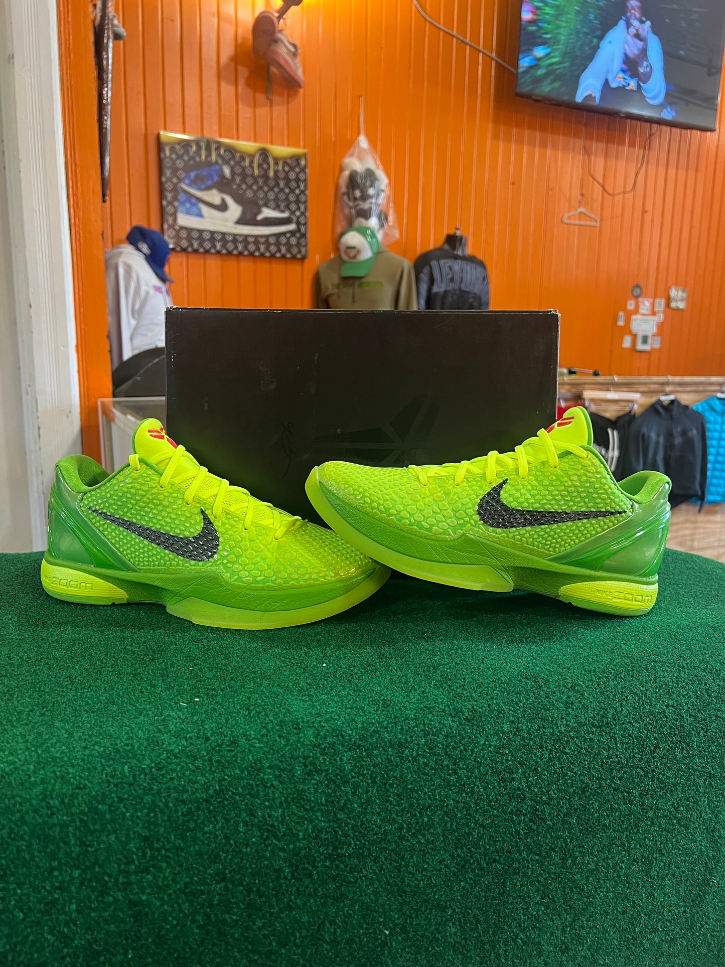 Kobe 6 (Grinch)
