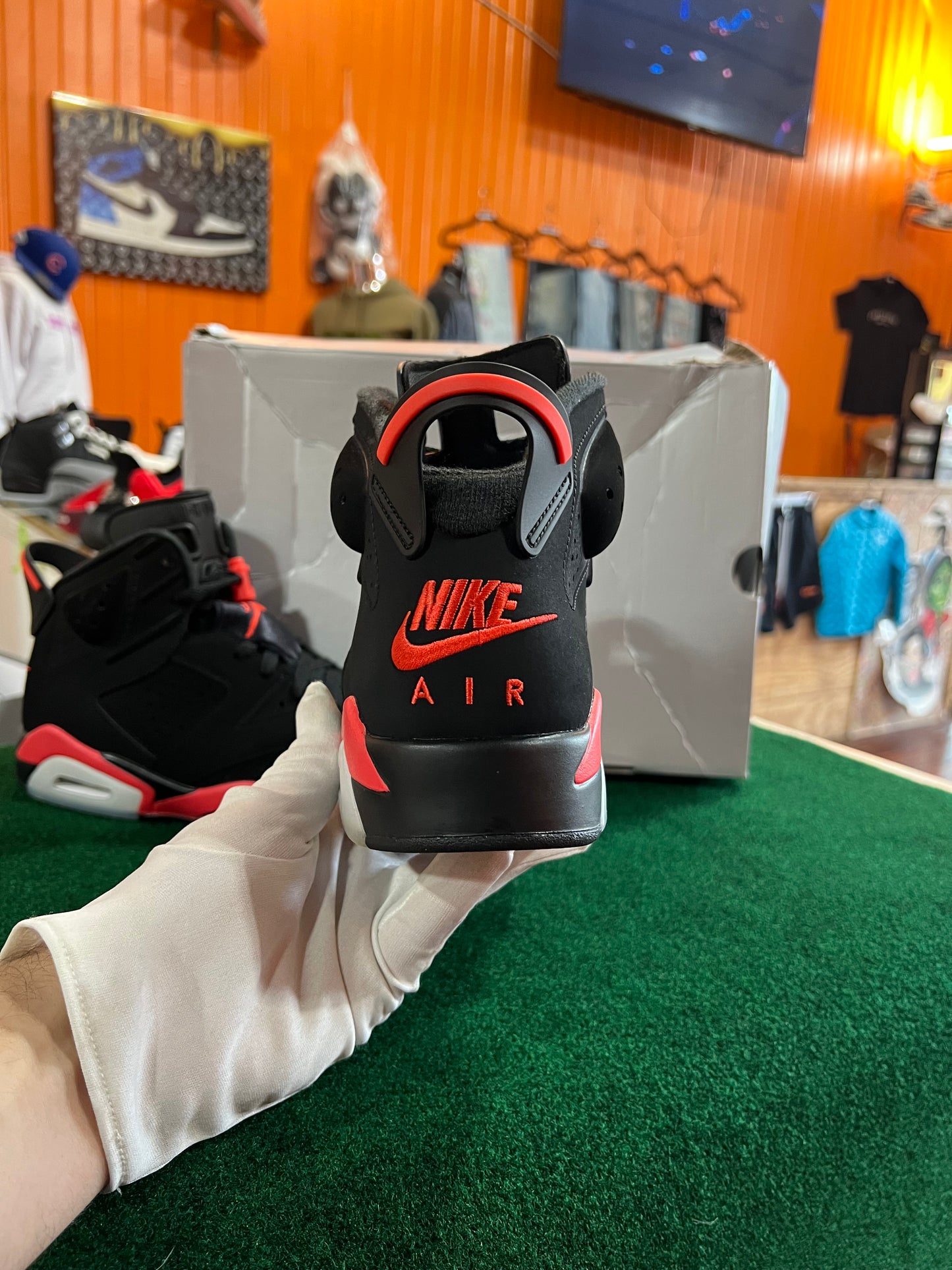 Jordan 6 (Infrared)