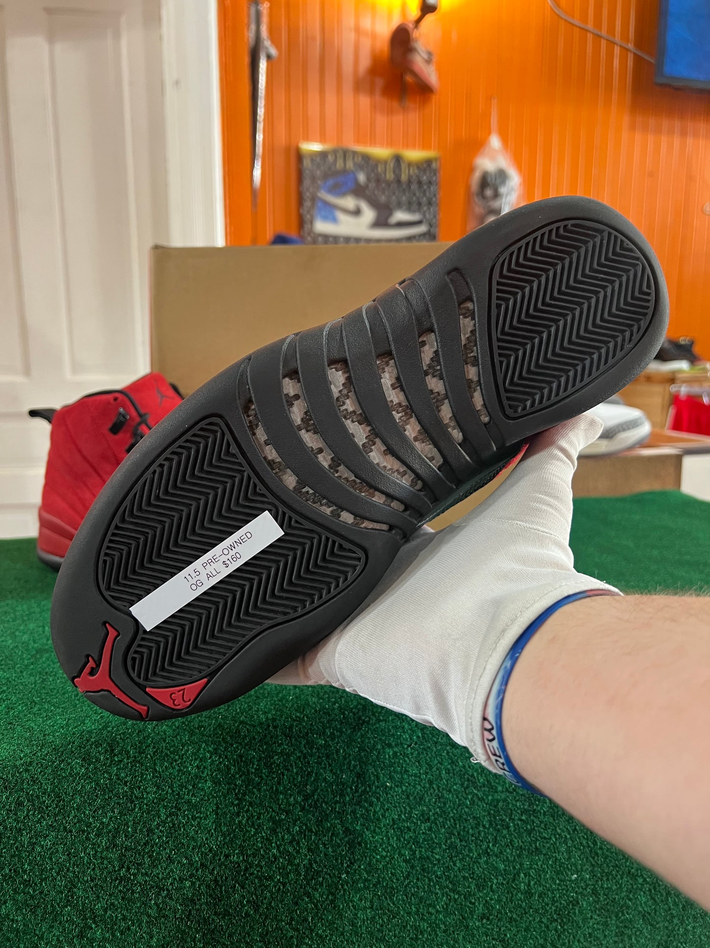 Jordan 12 (Reverse Flu)