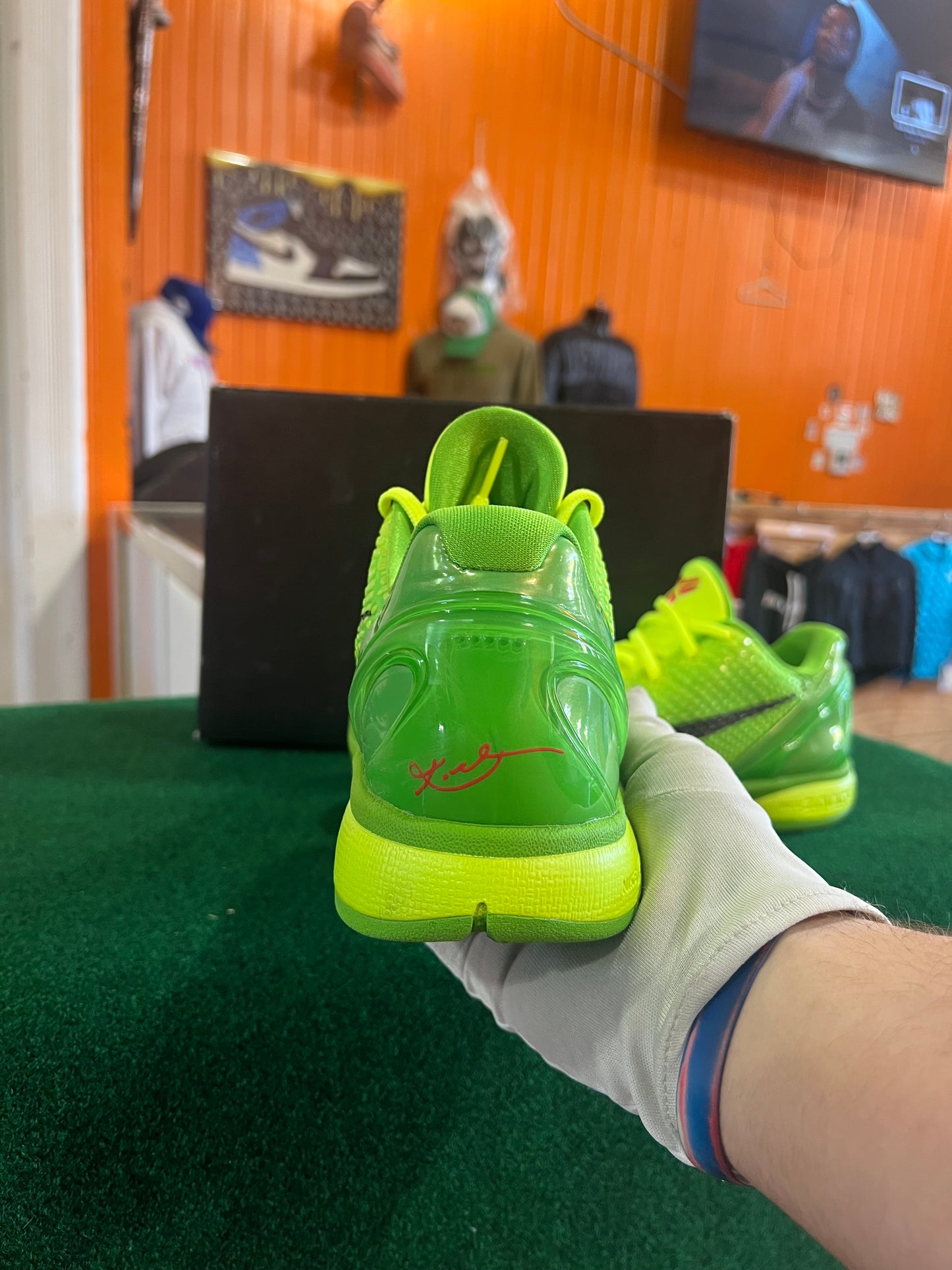 Kobe 6 (Grinch)