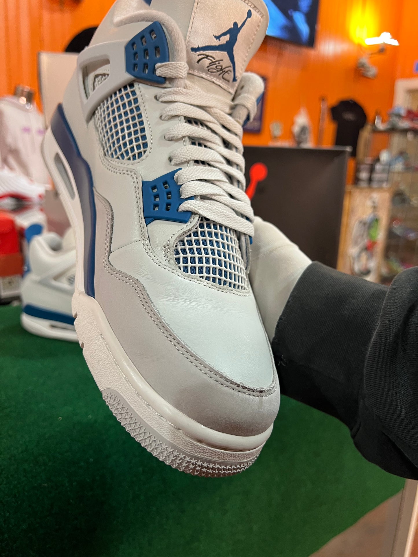 Jordan 4 (Military Blue)