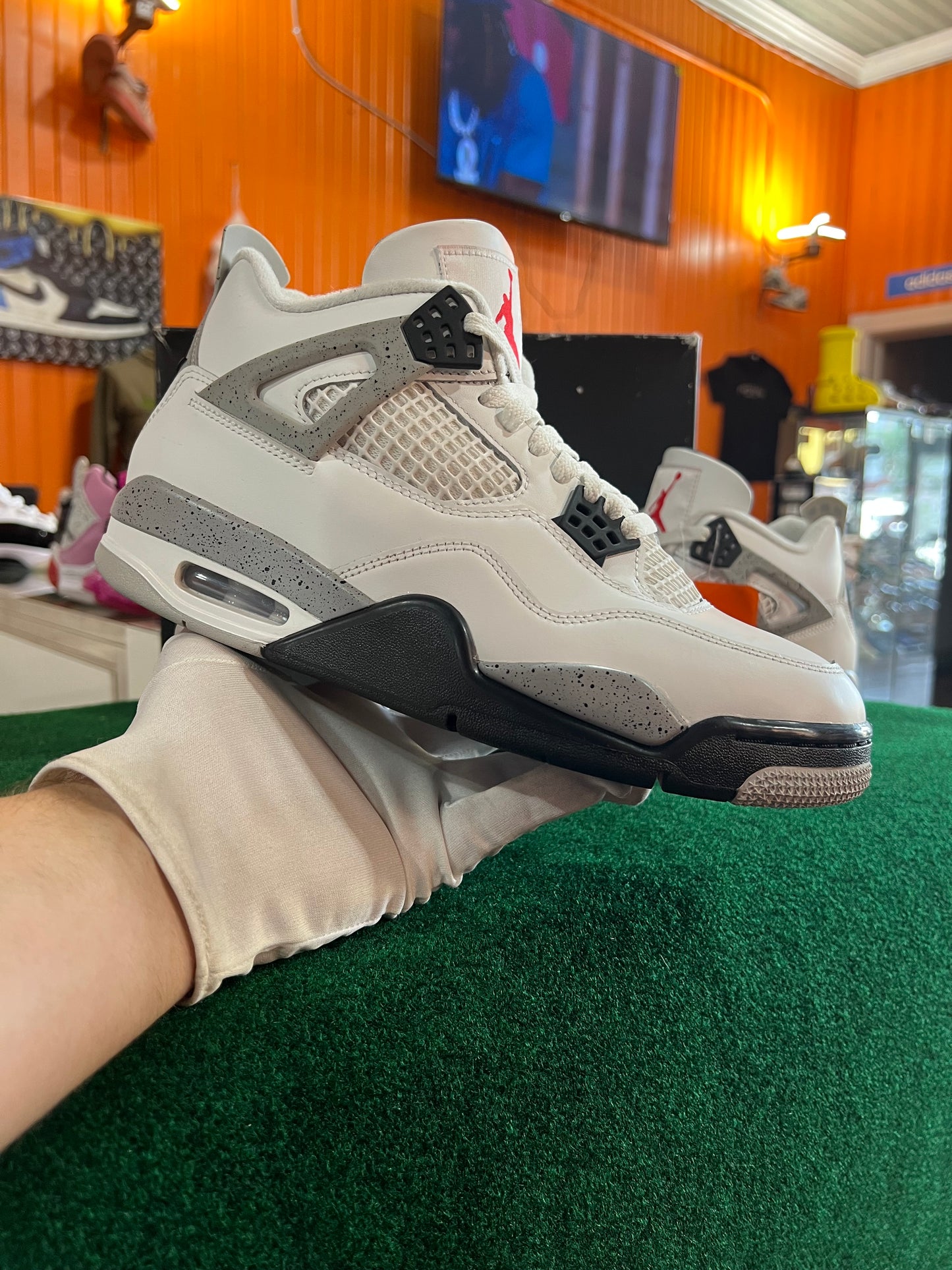 Jordan 4 (White Cement)