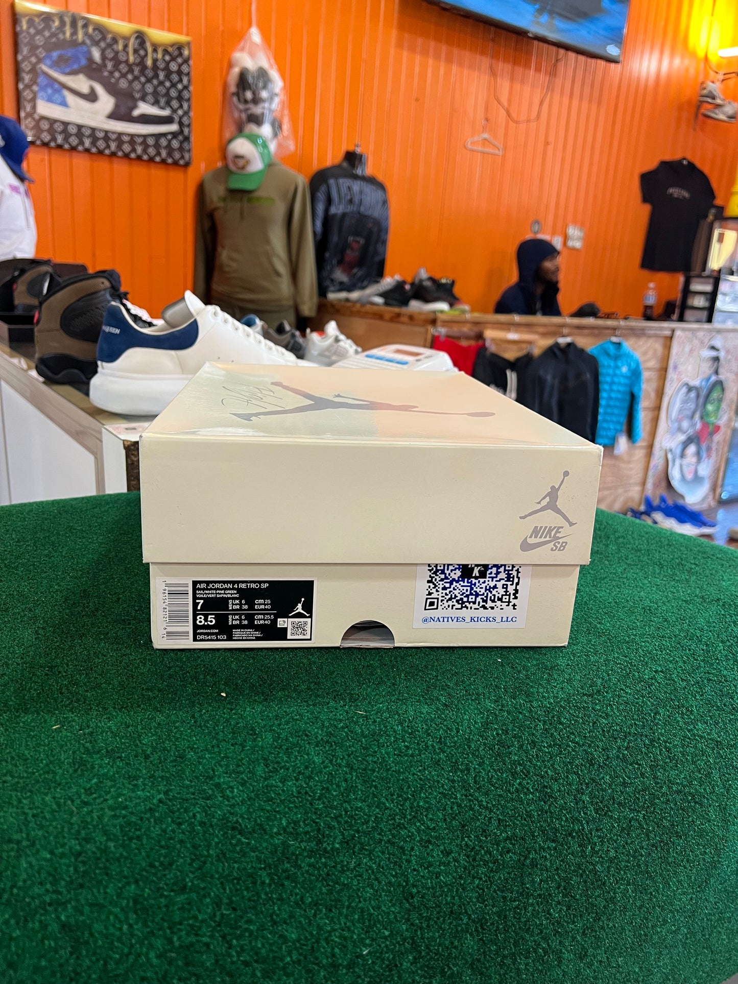 Jordan 4 SB (Pine Green)