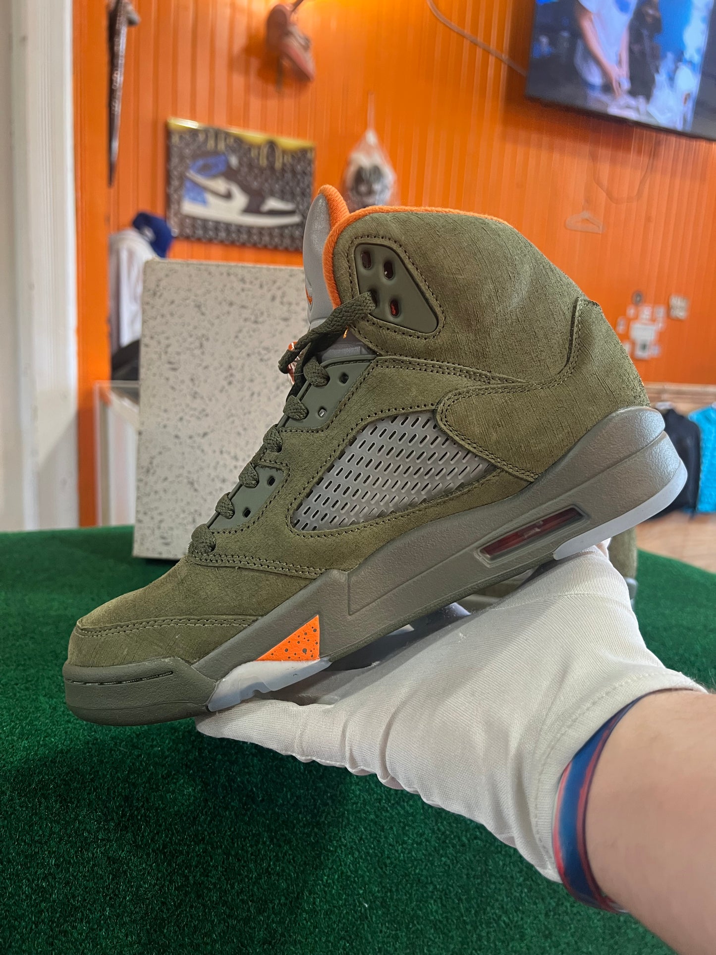 Jordan 5 (Olive)
