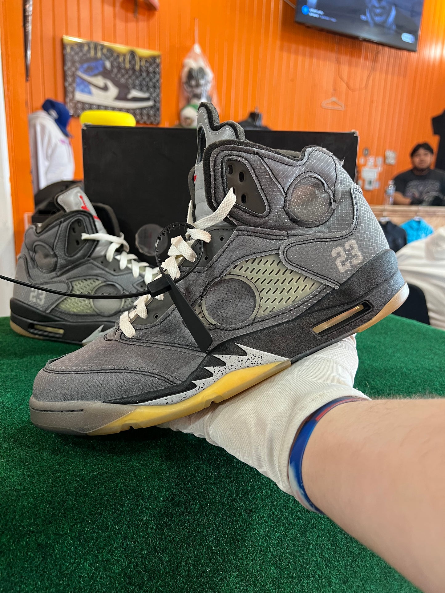 Jordan 5 (Muslin)
