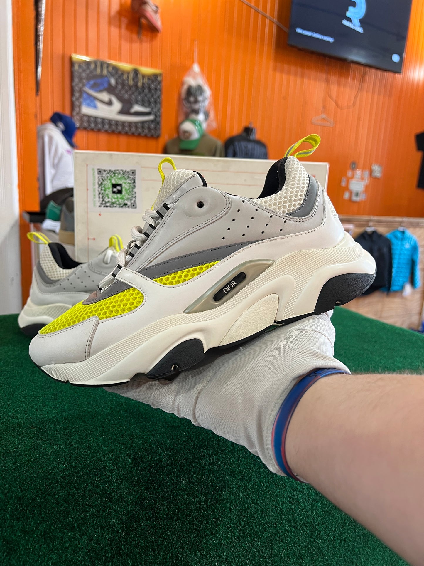 Dior B22 (Neon)