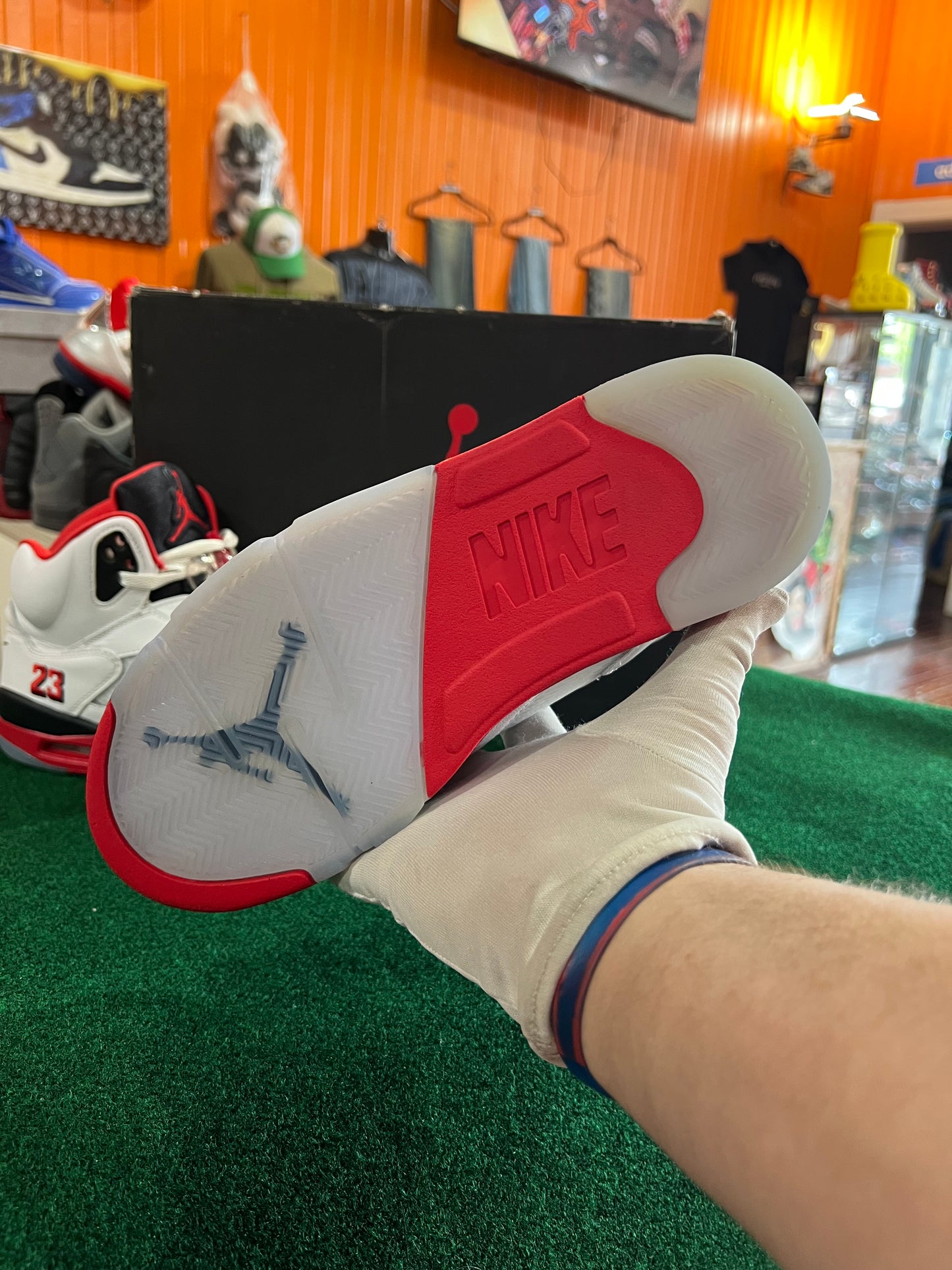 Jordan 5 (Fire Red)