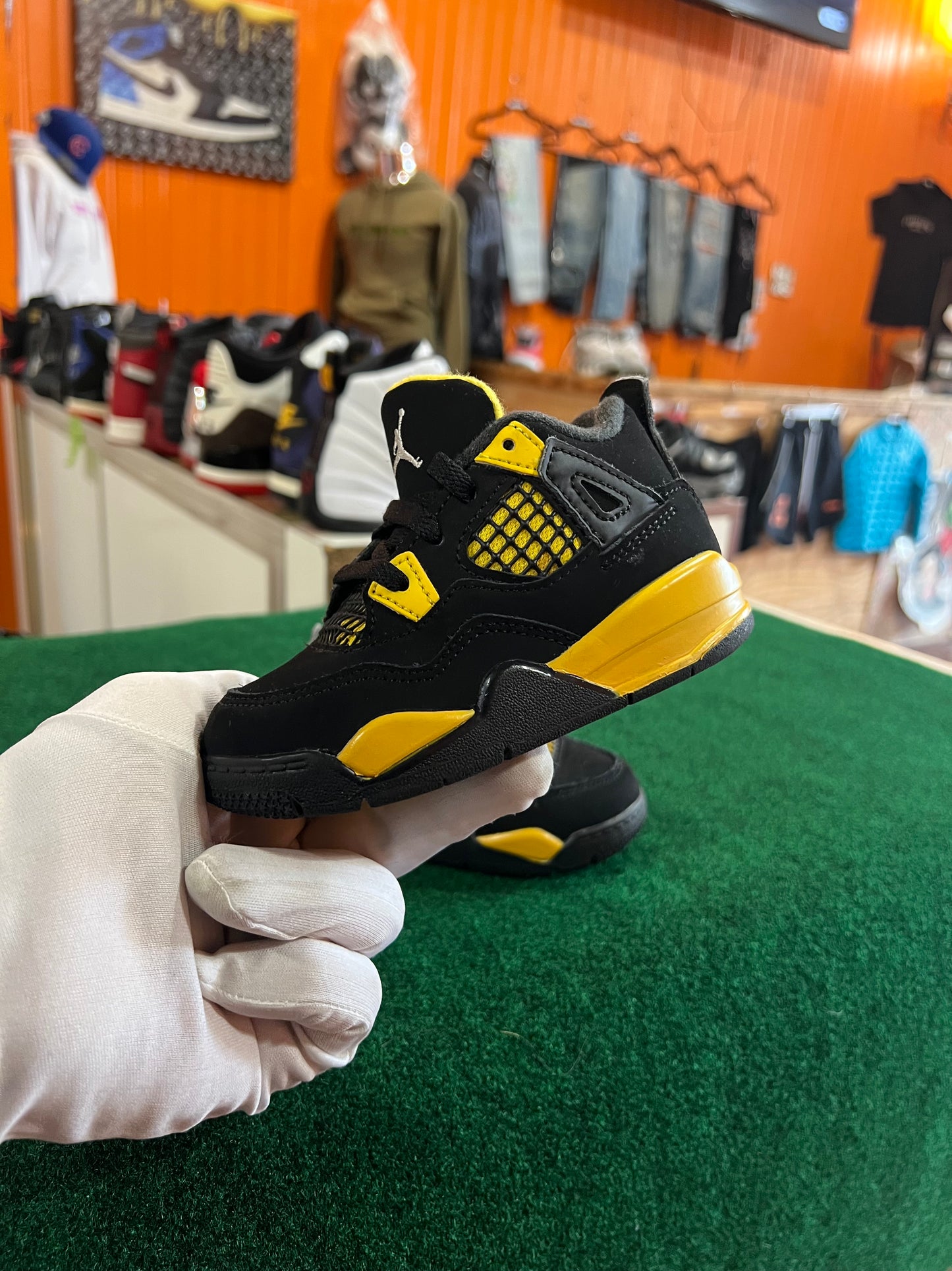 Jordan 4 (Yellow Thunder)