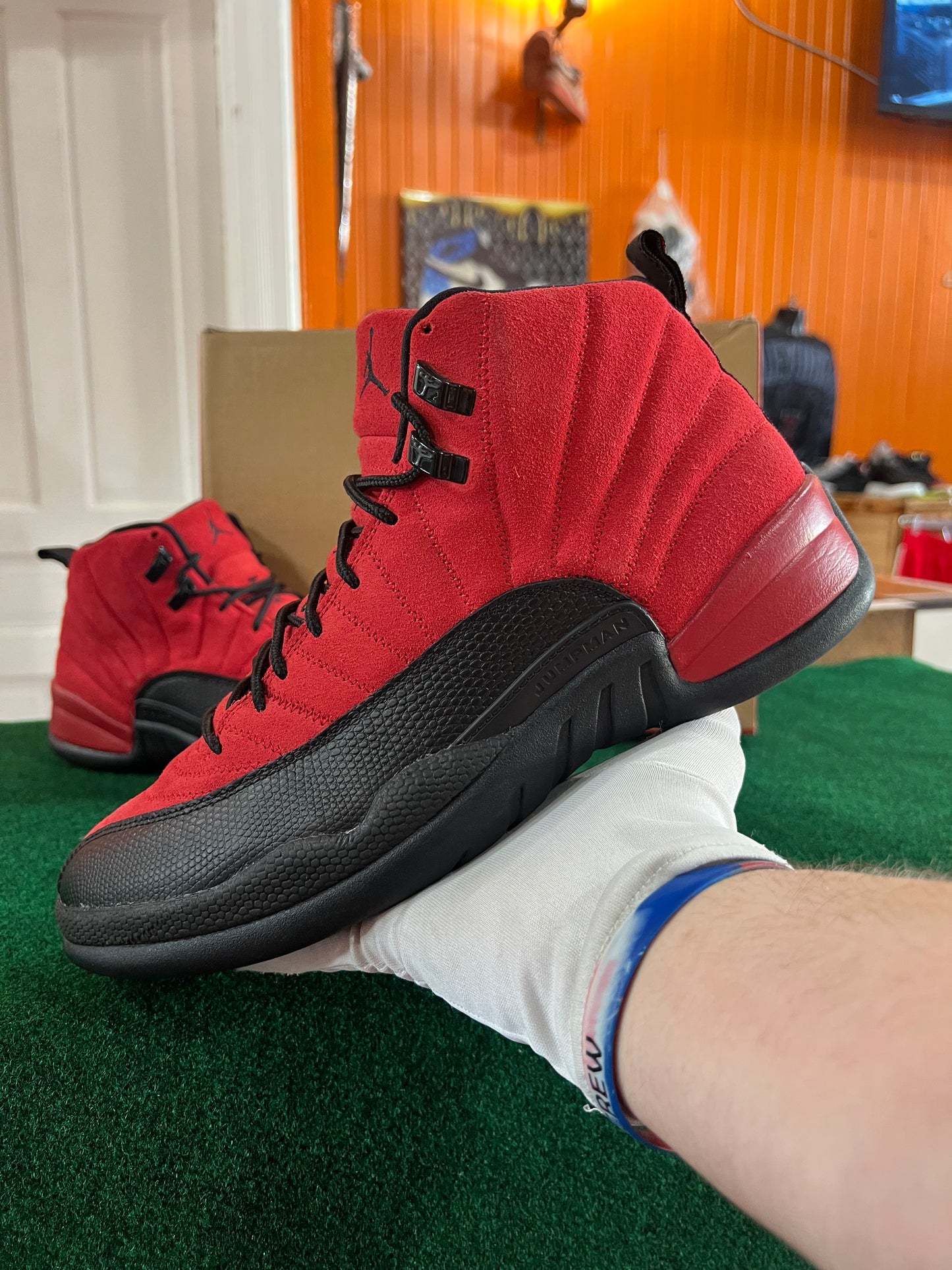 Jordan 12 (Reverse Flu)