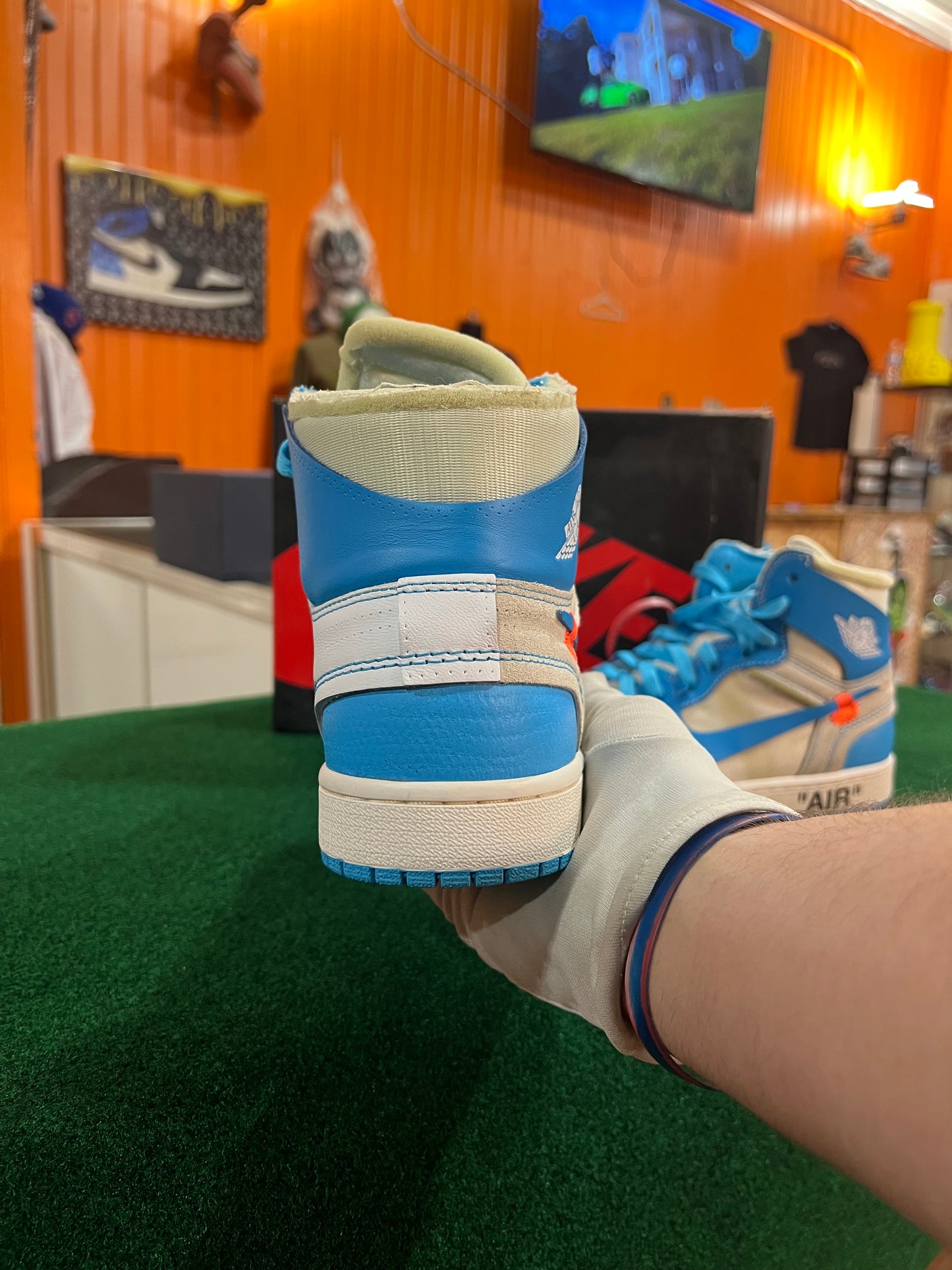 Jordan 1 Off White (UNC)
